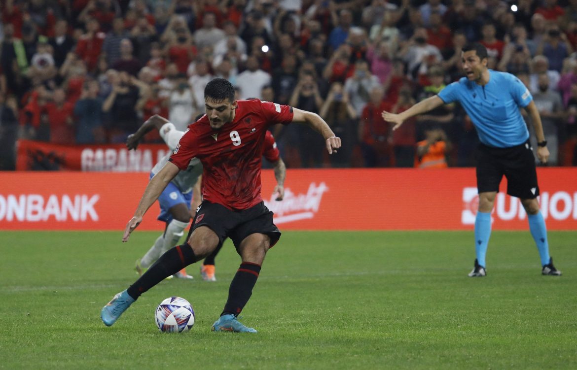 Everton: Big Armando Broja transfer news