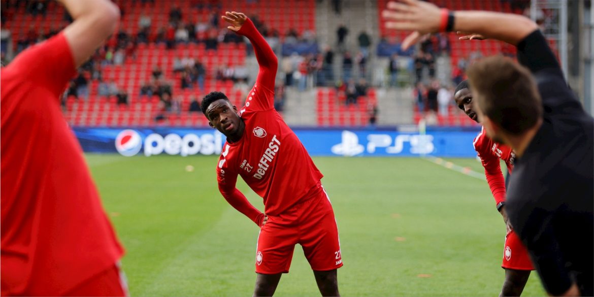 Bid submitted: Southampton make offer worth £10m+ to sign 22 y/o midfielder